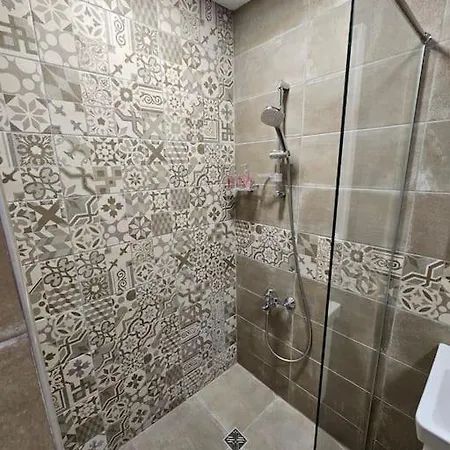 Apartment Serenity In The Heart Of With Free Parking