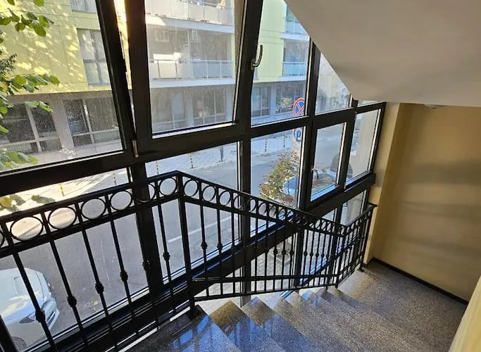 Serenity In The Heart Of With Free Parking דירה *